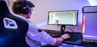 Ako prehrávať hudbu v službe Discord